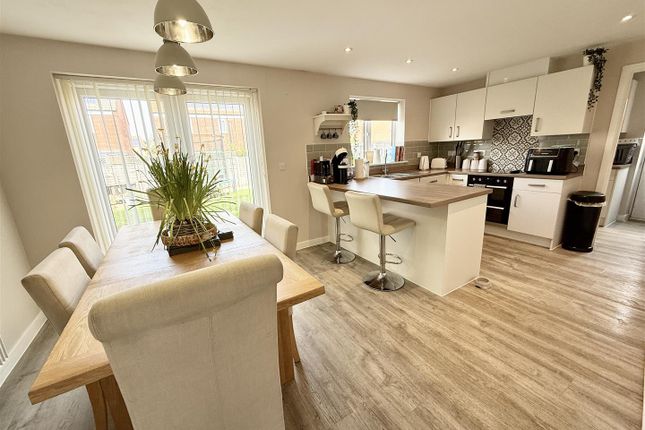 11, Portobello Drive, Great Yarmouth photo 2