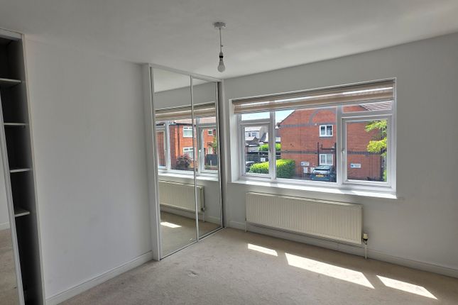 11, Stockport photo 4