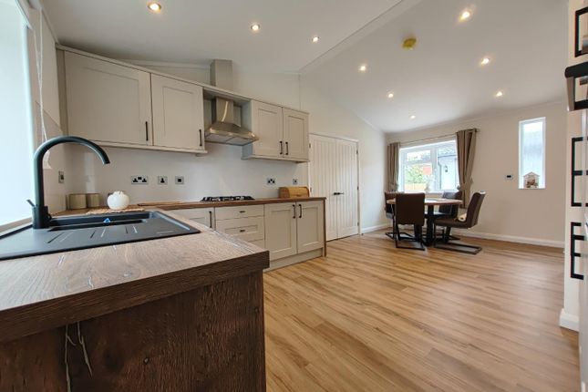 6 Fox Court Mobile Homes, Wellington Road, Sandhurst photo 3