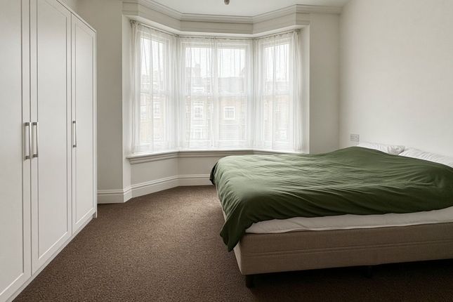 Evelyn Street, London photo 2