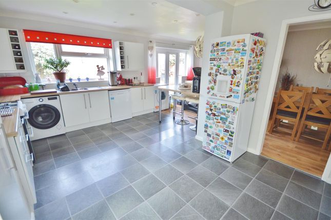 23, Bluehouse Avenue, Clacton-on-Sea photo 3