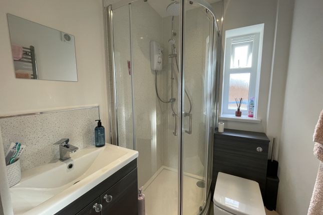 104, Harriet Street(*), Cardiff photo 4