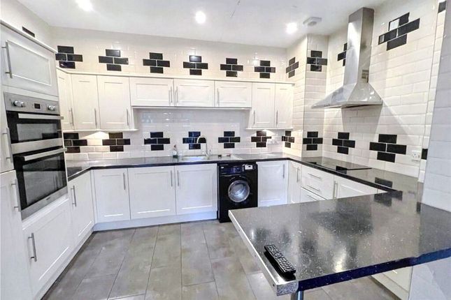 Apartment 14, Eskholme, 3-5 Upgang Lane, Whitby photo 4