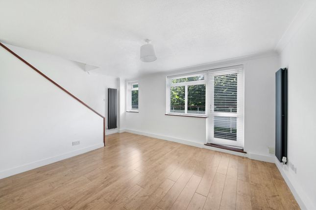 2 Well House, Woodmansterne Lane, Banstead photo 4