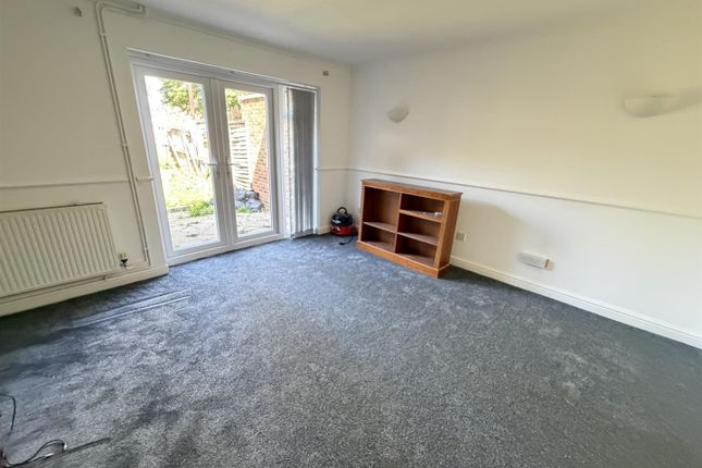 69, Tweed Close, Daventry photo 3
