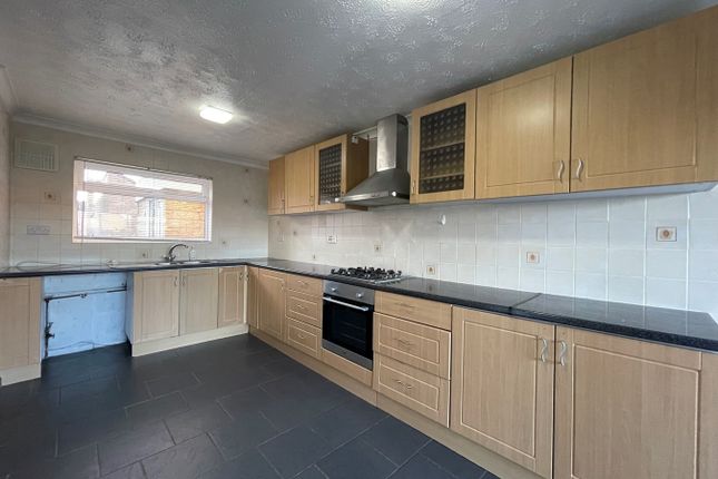 Thumbnail Terraced house to rent in Stamford Walk, Corby