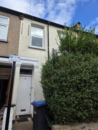 2-bed house on Sunnyside Road North, London, £366,500