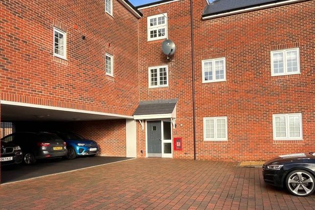 Flat for sale in Hemel Hempstead, Hertfordshire