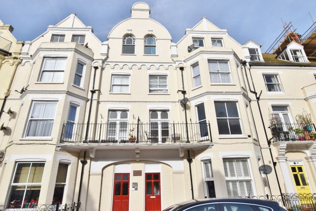 2 bed flat for sale in Cabbell Road, Cromer NR27