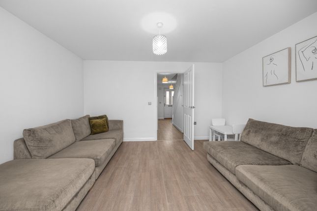11, Curlew Way, Inverkeithing photo 4