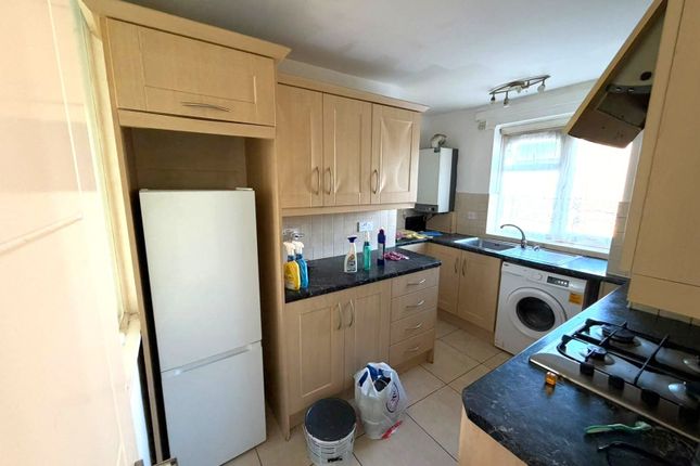 91, Cranleigh Gardens, Southall photo 4
