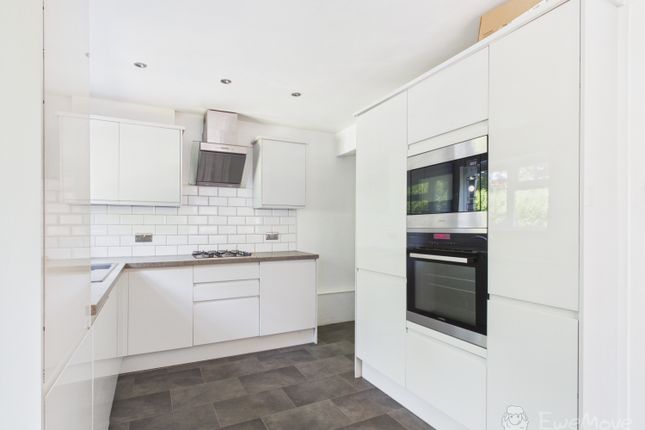 9, Lindfield Estate North, Wilmslow photo 2