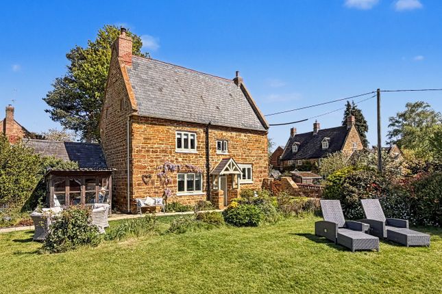 The Hollies, 4 Kings Lane, Northamptonshire photo 4