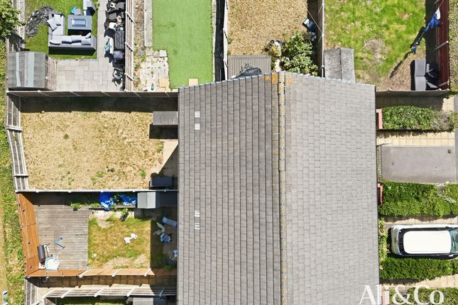 19 Schoolfield Road, West Thurrock photo 3