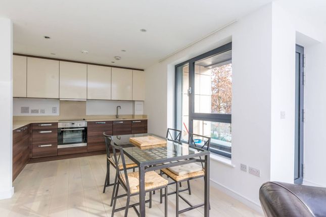 Flat to rent in Putney Hill, Putney, London
