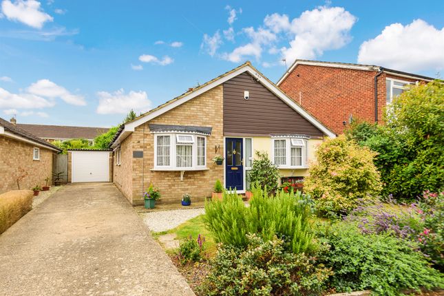 2 bed detached bungalow for sale in Farmers Way, Maidenhead SL6