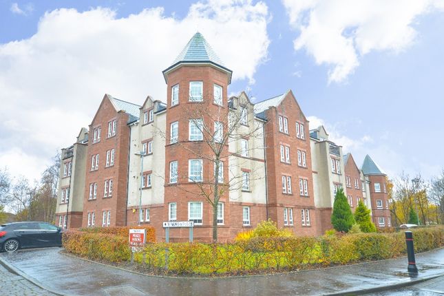Thumbnail Flat to rent in The Fairways, Bothwell, South Lanarkshire