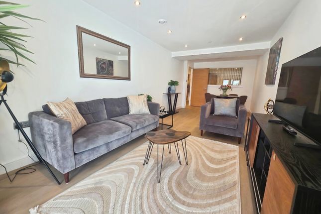 Flat 28 Axis, 32, York Road, West Yorkshire, United Kingdom photo 2