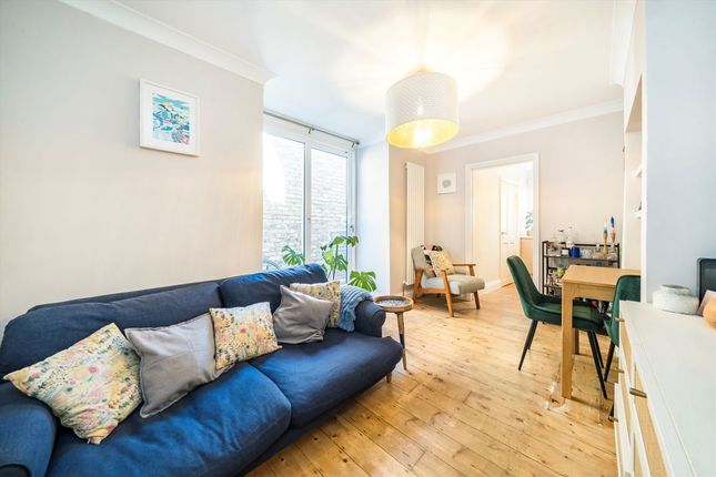 25, Caxton Road, London photo 2