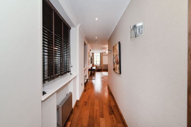 Flat to rent in Barrie House, Lancaster Gate
