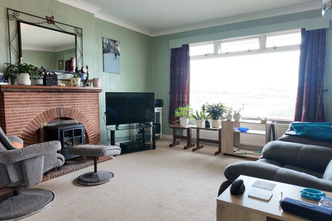 16, Lyndhurst Close, Newton Abbot photo 4