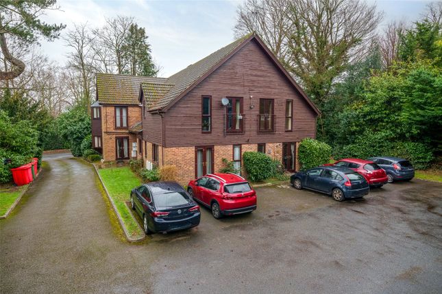 Flat for sale in Crowthorne Road, Bracknell, Berkshire