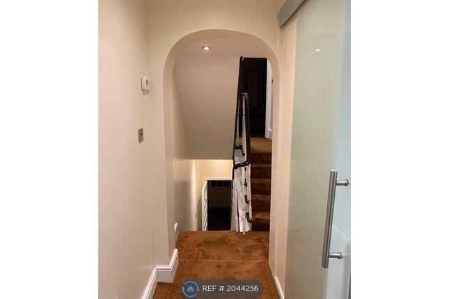 Flat to rent in Blue Anchor Lane, London