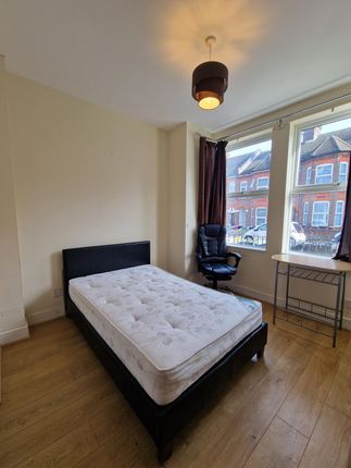 Thumbnail Room to rent in Lyndhurst Road, Luton