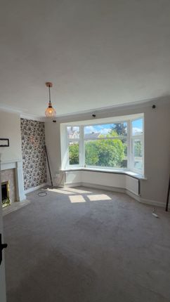 1 Lindale Crescent, Burnley photo 2
