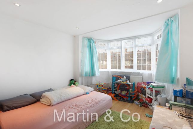 End terrace house for sale in Dudley Drive, Morden