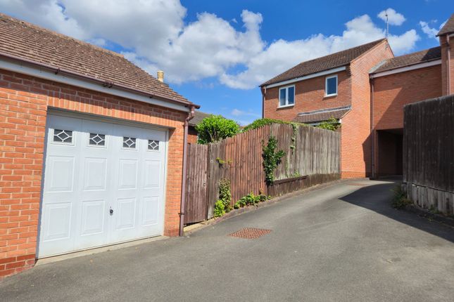 7 The Leascroft, Coalville photo 2