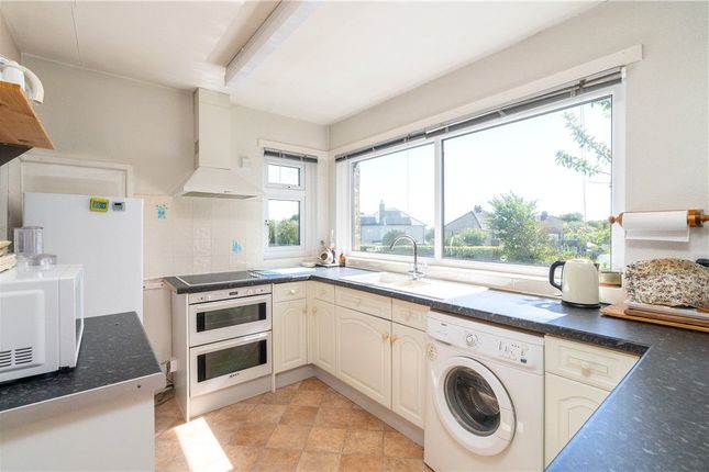 54, Moorfield Drive, Shipley photo 4