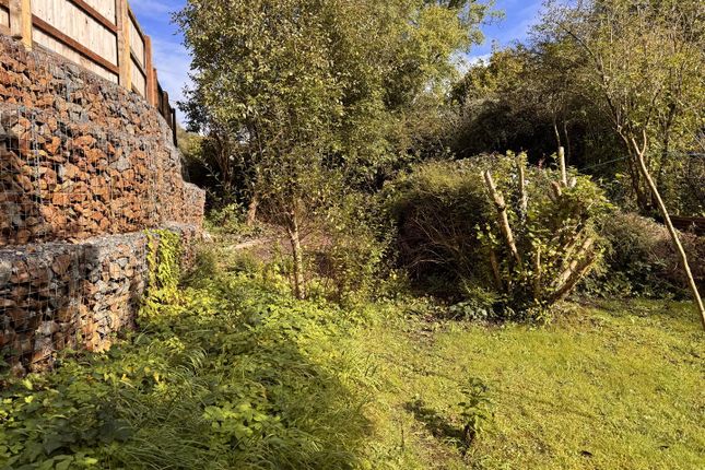 3, Heol Cwmmawr, Llanelli photo 4