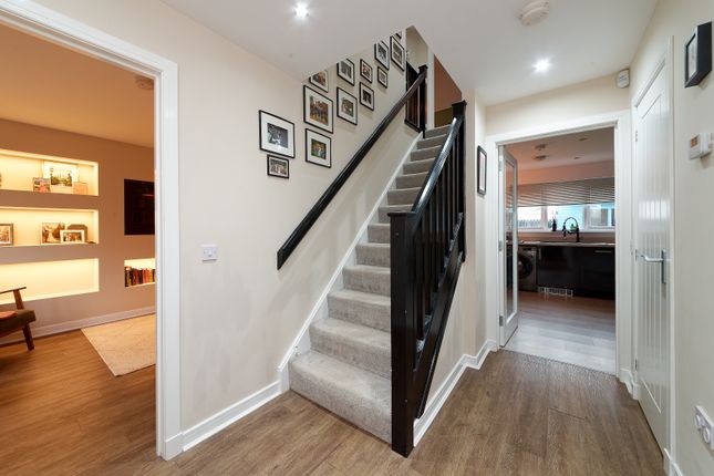 7, Portree Crescent, Bishopton photo 2