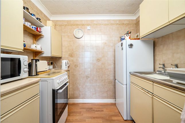 Flat 28, Homewell House,, The Moors, Oxfordshire photo 4