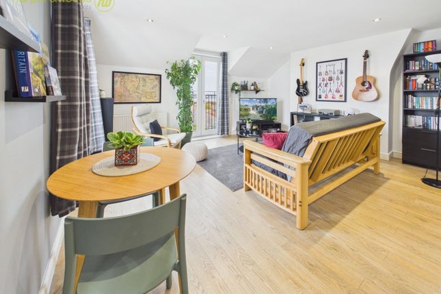 Flat 4 Willow Garth, St. Georges Mount, New Brighton photo 2