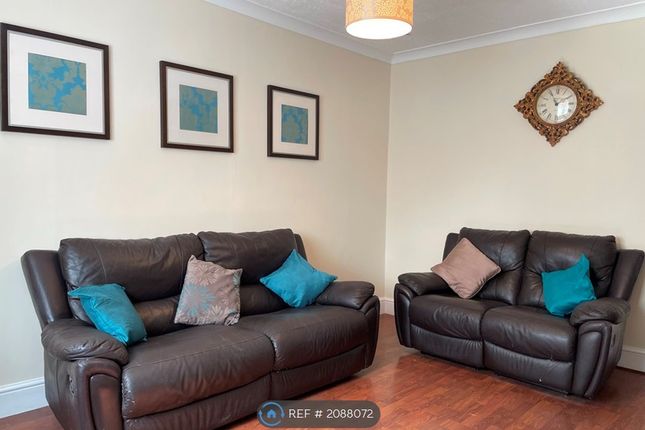 Thumbnail Flat to rent in Manor Square, Goodmayes / Chadwel Heath