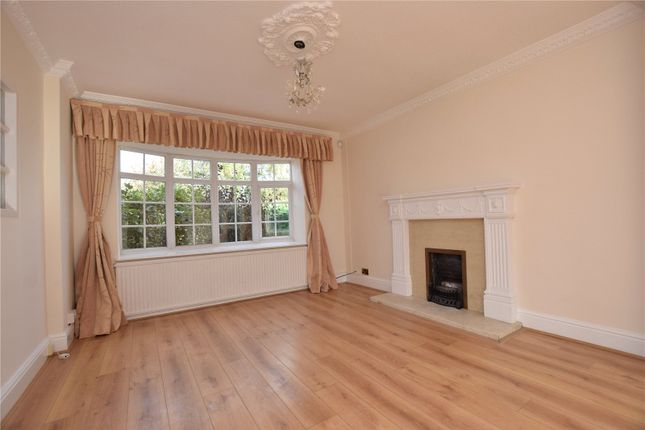 134, Plantation Gardens, West Yorkshire photo 4