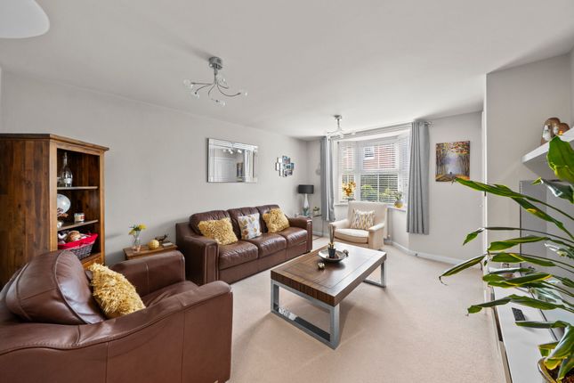 38 Cedar Gardens, Newton-Le-Willows photo 2