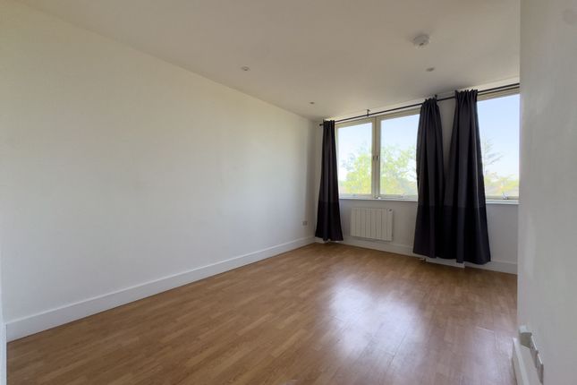 87 Natwest House, Borehamwood photo 5
