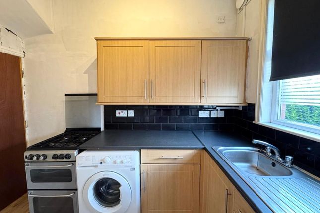 66, Sutherland Mount, Leeds photo 4