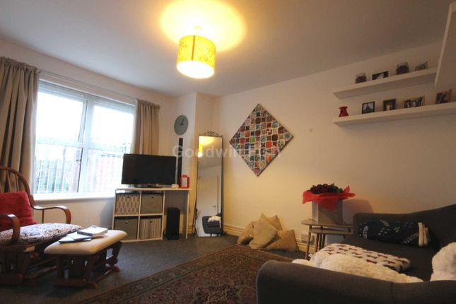 Flat to rent in Parsonage Road, Manchester