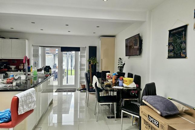 73A, Meadowbank Road, London photo 4
