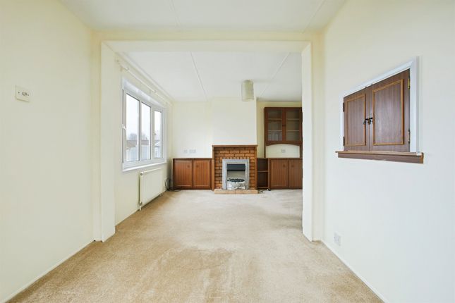 19a, Bungalow Park, Holders Road, Salisbury photo 2