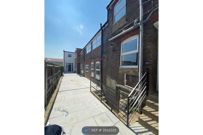Flat, Clarendon Road, Luton photo 5