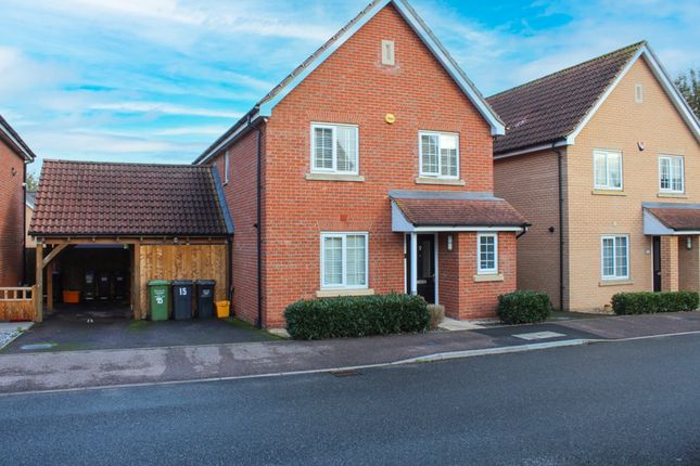 Detached house for sale in Oak Crescent, Wickford