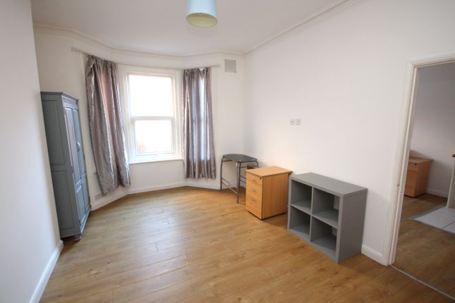 Thumbnail Flat to rent in Alma Road, Bournemouth