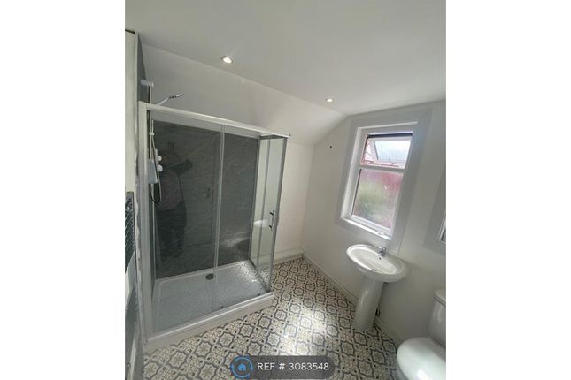 Newcastle Upon Tyne photo 2