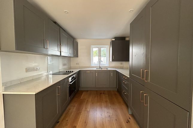 31, Applebee Way, Lyme Regis photo 3