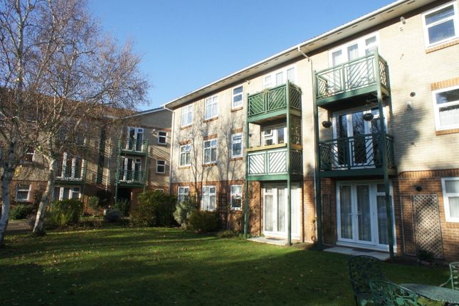 Flat for sale in Friern Barnet Lane, Whetstone